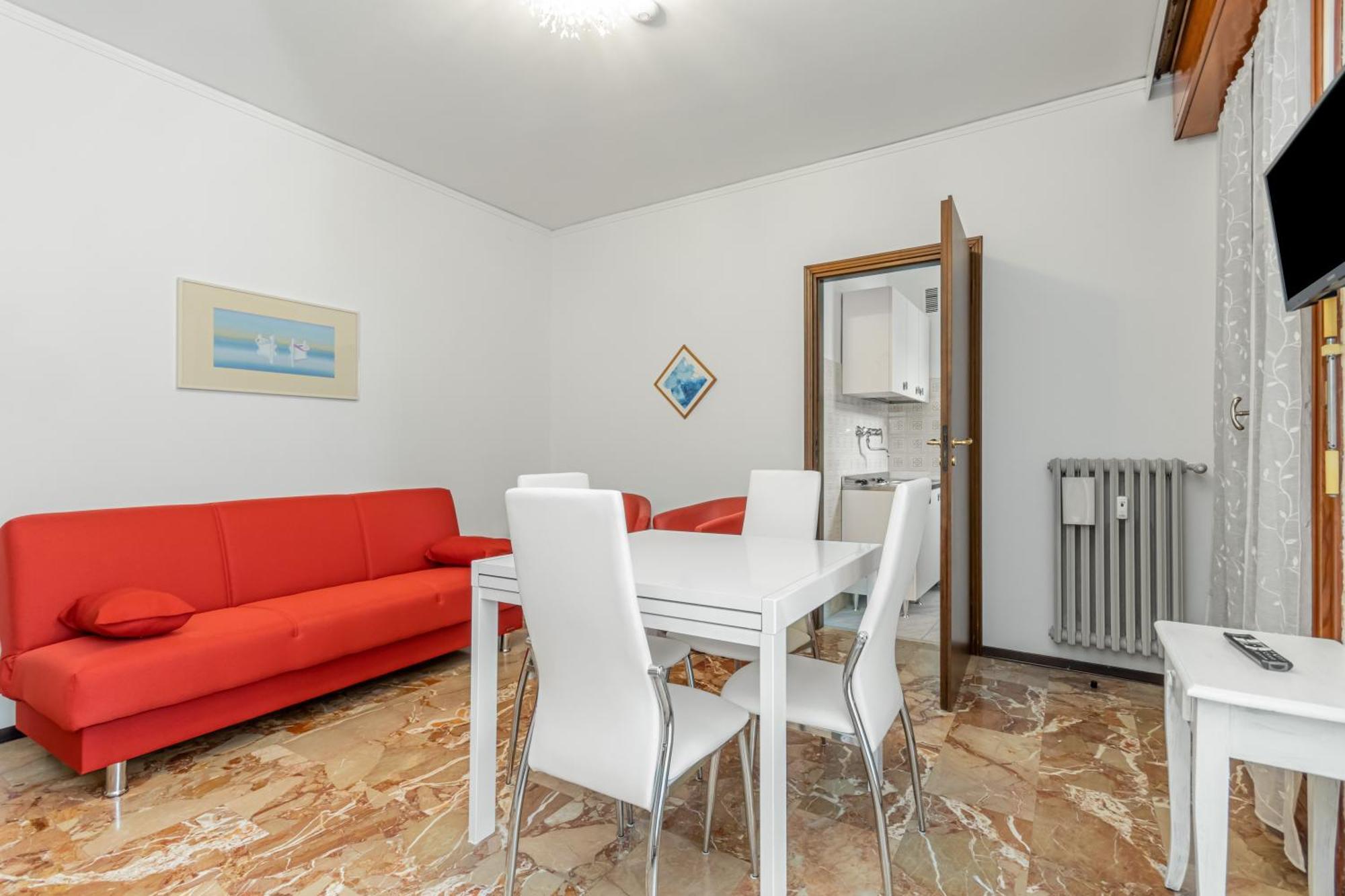 Apartment In Central Mestre With Parking! Венеция Экстерьер фото